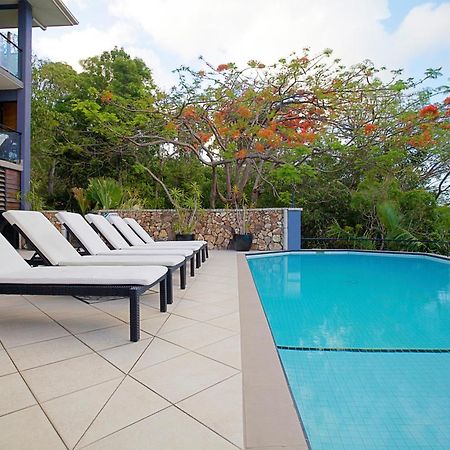 Aparthotel At Waterfront Whitsunday Retreat - Adults Only Airlie Beach Exterior foto