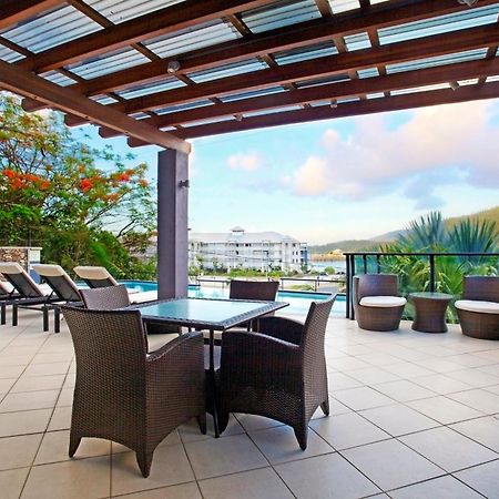 Aparthotel At Waterfront Whitsunday Retreat - Adults Only Airlie Beach Exterior foto