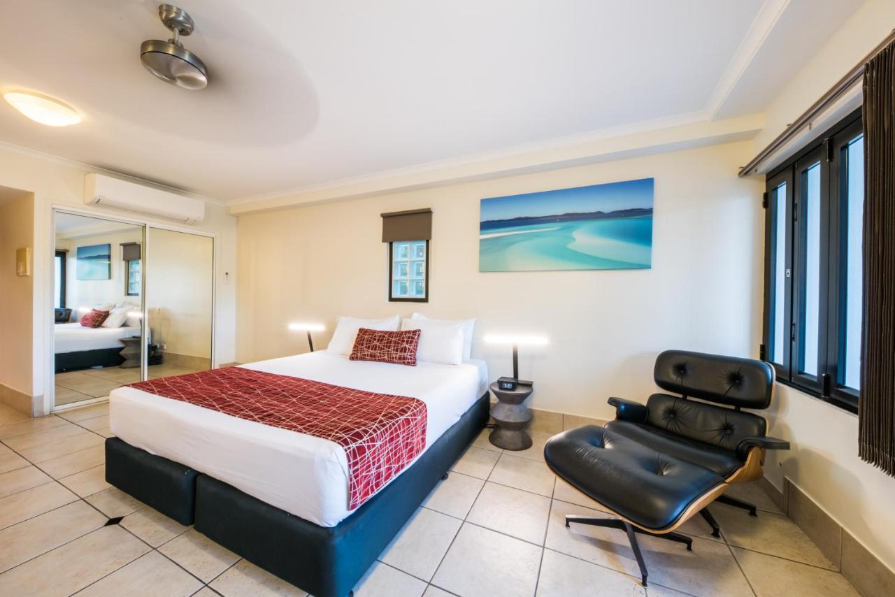 Aparthotel At Waterfront Whitsunday Retreat - Adults Only Airlie Beach Exterior foto