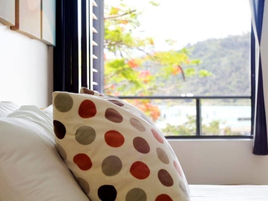 Aparthotel At Waterfront Whitsunday Retreat - Adults Only Airlie Beach Exterior foto