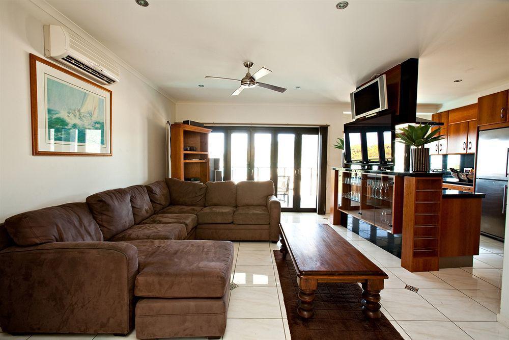 Aparthotel At Waterfront Whitsunday Retreat - Adults Only Airlie Beach Exterior foto